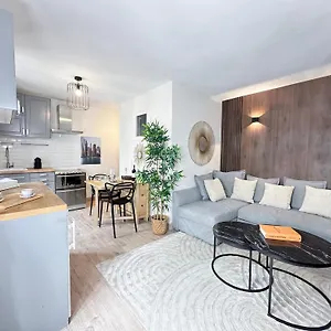  Apartment Stylish & Chic Duplex Near Eiffel Tower